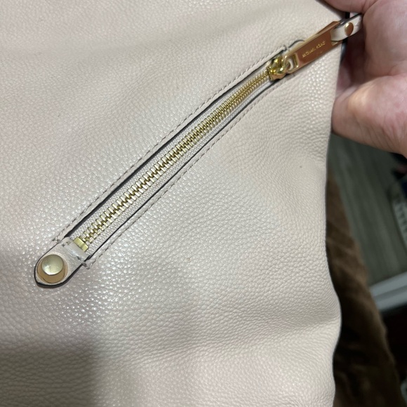 Michael Kors Hobo purse - Picture 4 of 15